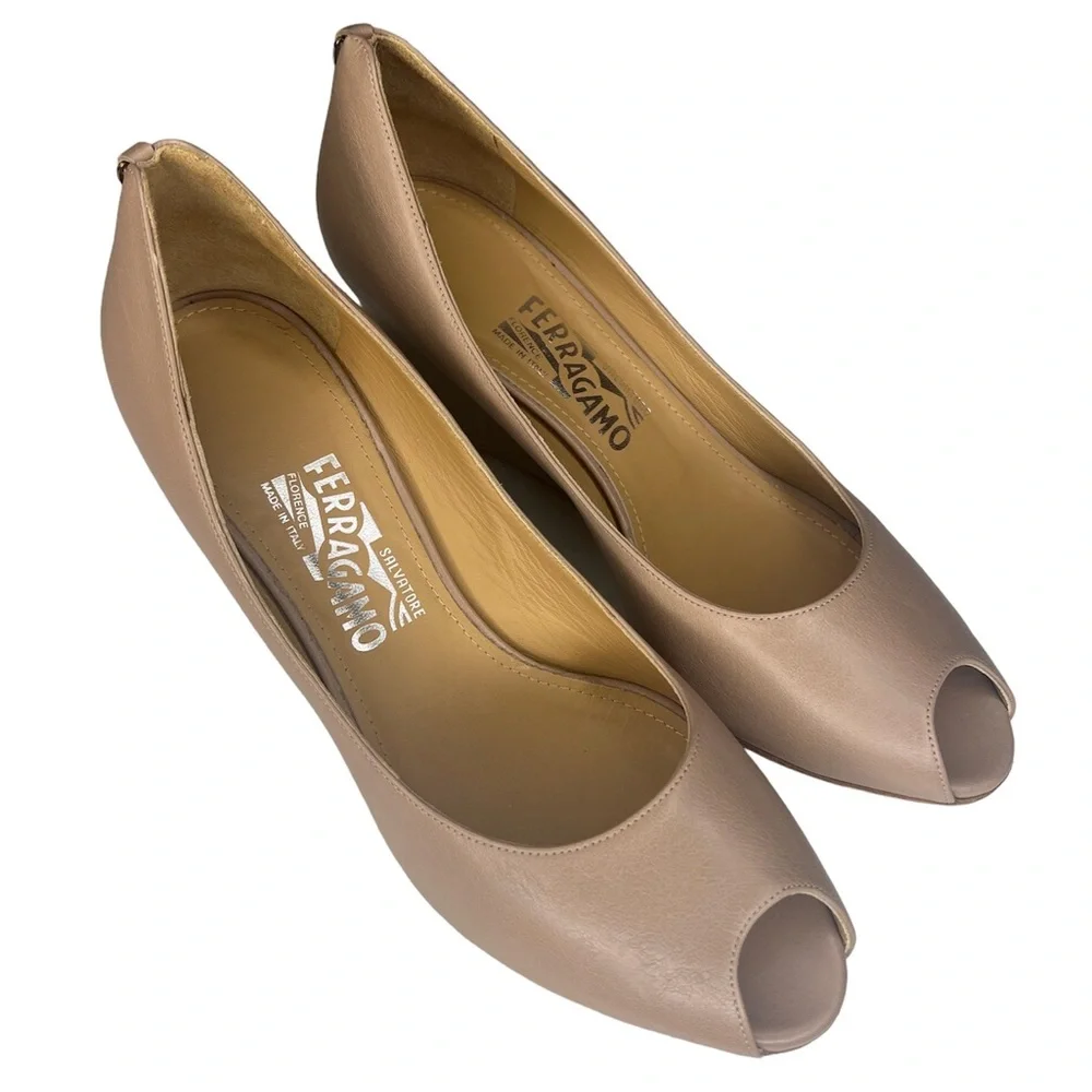 SALVATORE FERRAGAMO WOMENS PEEP TOE WEDGES LIGHT BEIGE SZ 9 - Picture 2 of 10